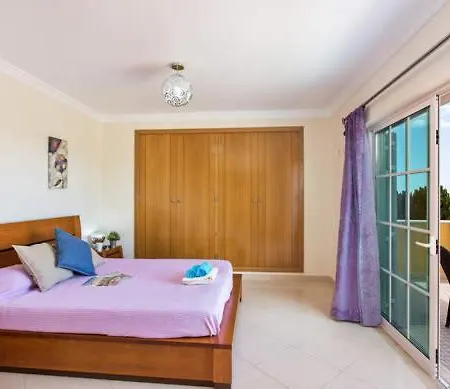 Catarina Villa *